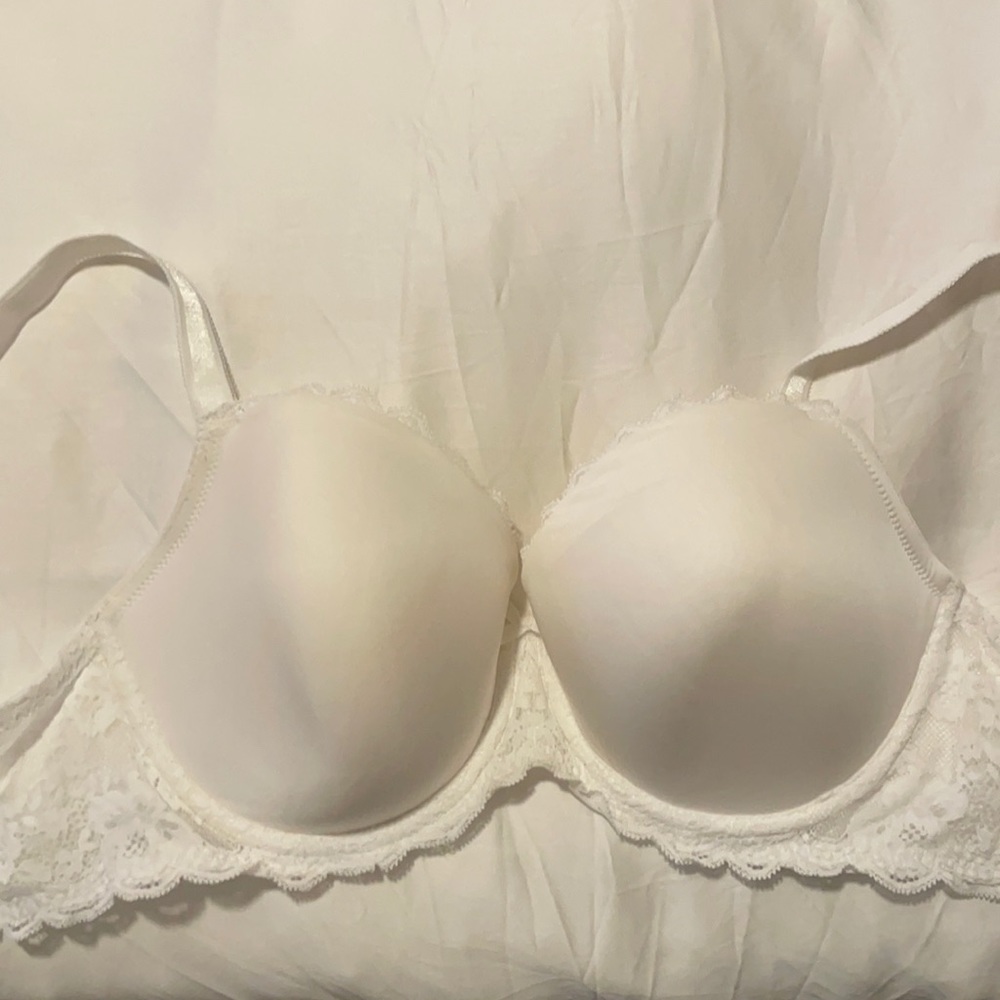 Victoria Secret white Bra- great condition